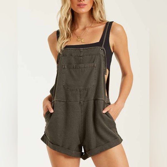 NWT Billabong Wild Pursuit Short Overalls Romper Artsy Boho Soft Vacation Beach - Picture 1 of 8